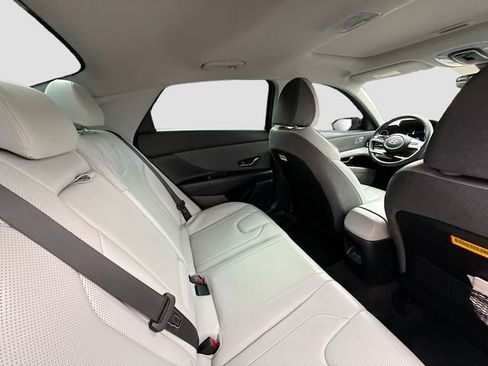 Used 2024 Hyundai Elantra Limited image 26