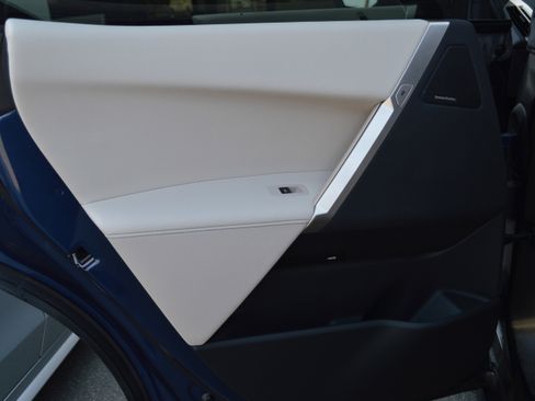 Used 2023 BMW iX xDrive50 w/ Premium Package image 27