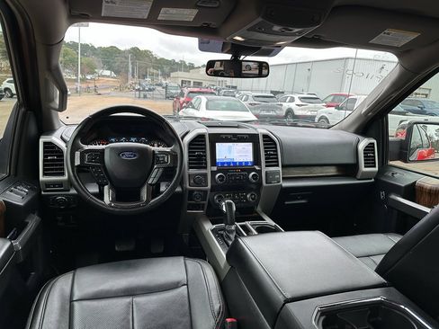 Used 2019 Ford F150 Lariat w/ Equipment Group 502A Luxury image 10