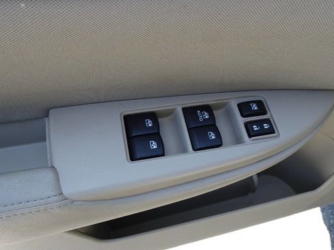 Used 2013 Subaru Outback 2.5i Premium AWD/4WD image 12