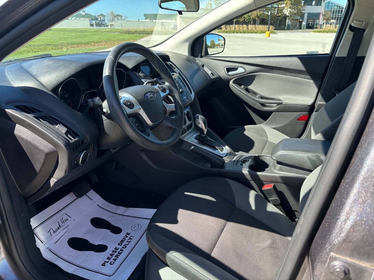Used 2014 Ford Focus SE w/ SE Winter Package FWD image 7