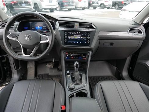 Certified 2023 Volkswagen Tiguan SE image 20