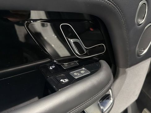 Used 2018 Land Rover Range Rover HSE image 36
