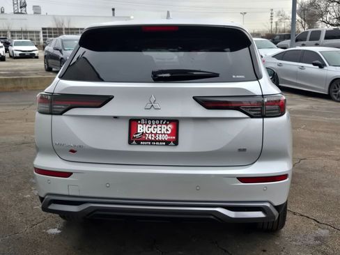 New 2026 Mitsubishi Outlander SE image 12