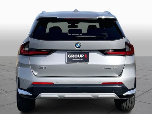 Used 2025 BMW X1 xDrive28i w/ Premium Package image 5