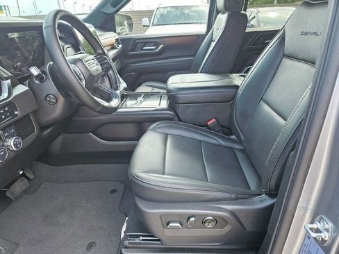 Used 2025 GMC Yukon Denali AWD/4WD image 11