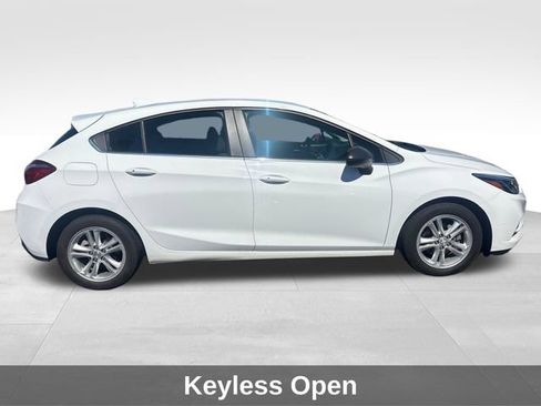 Used 2017 Chevrolet Cruze LT w/ Convenience Package FWD image 7