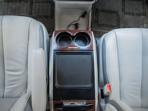 Used 2014 Toyota Sienna Limited image 33