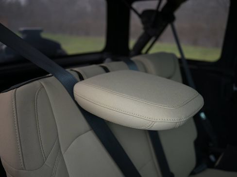 Used 2018 Jeep Wrangler Unlimited Sahara AWD/4WD image 45