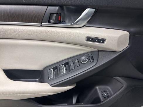 Used 2018 Honda Accord Touring image 20