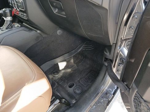 Used 2020 Jeep Gladiator Rubicon image 39