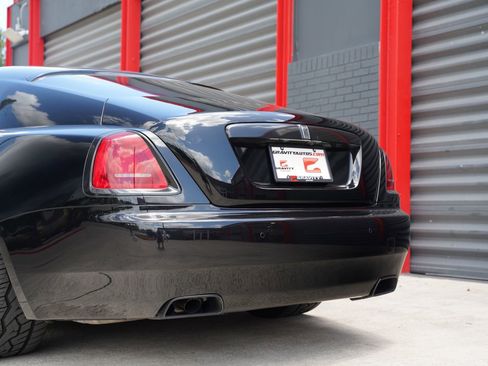 Used 2019 Rolls-Royce Wraith RWD image 12