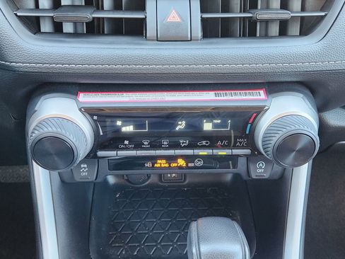 Used 2024 Toyota RAV4 LE image 22