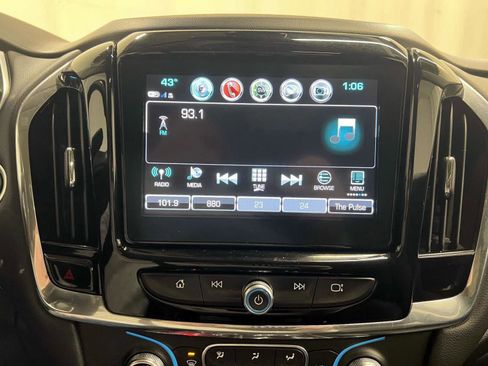 Used 2019 Chevrolet Traverse LT w/ LT Premium Package AWD/4WD image 30