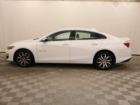 Used 2025 Chevrolet Malibu RS FWD image 2
