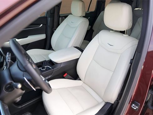 Certified 2023 Cadillac XT6 Sport image 7