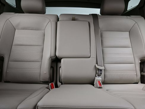 Used 2023 GMC Terrain Denali w/ Denali Premium Package AWD/4WD image 17