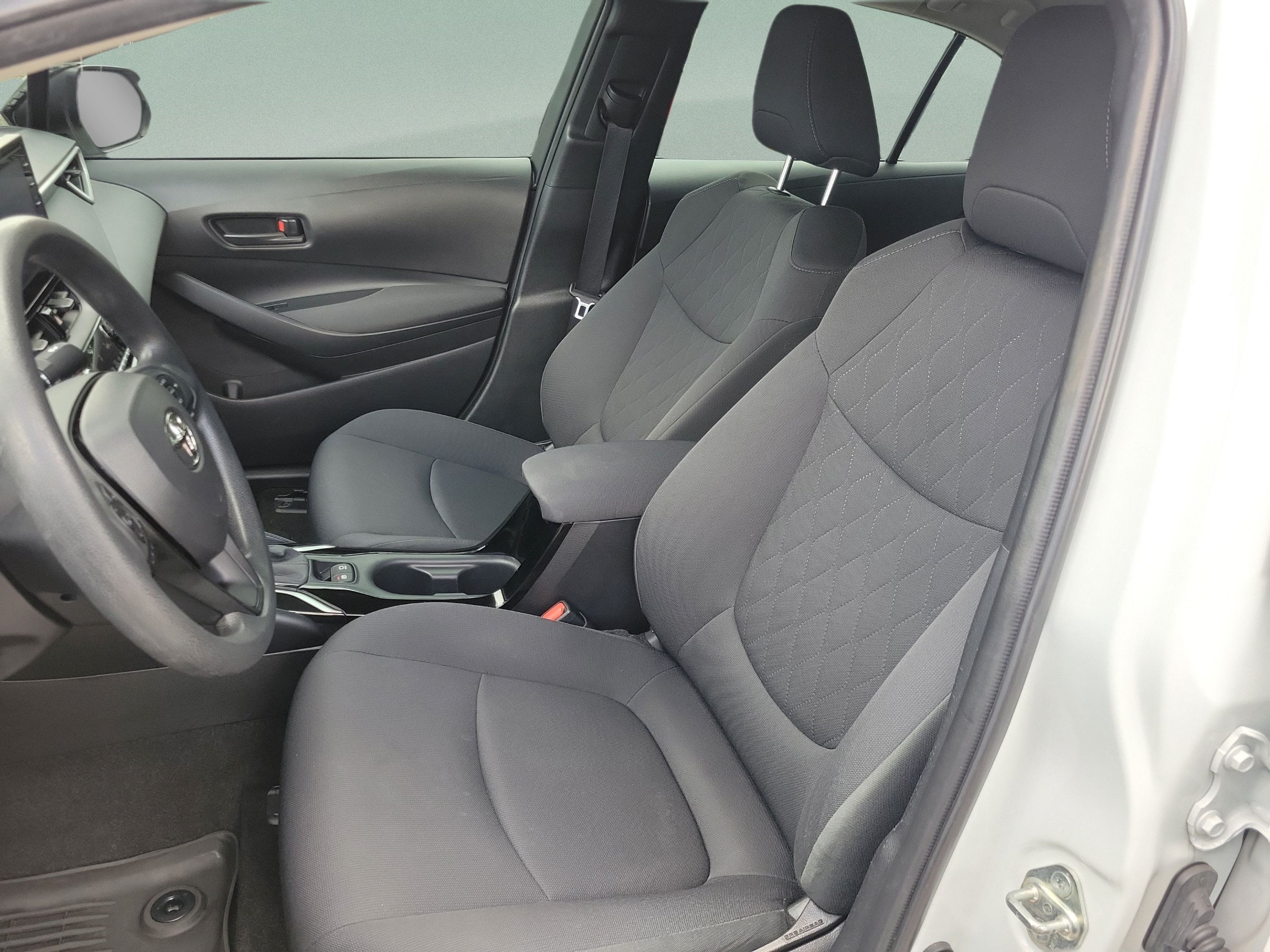 Used 2022 Toyota Corolla LE FWD image 17