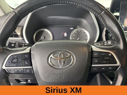 Used 2023 Toyota Highlander XLE image 13