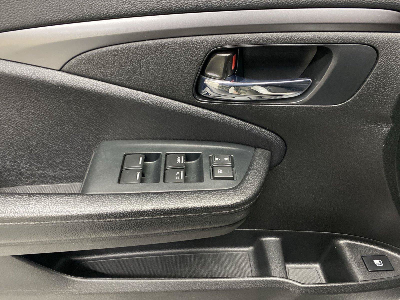 Used 2022 Honda Pilot Sport image 19