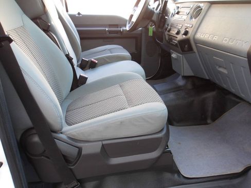 Used 2011 Ford F250 XLT w/ XLT Interior Pkg AWD/4WD image 6