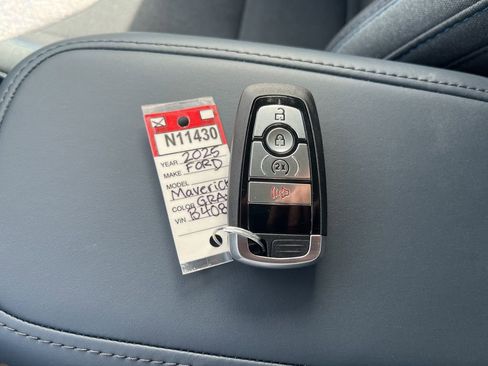 New 2025 Ford Maverick XLT w/ XLT Luxury Package image 19