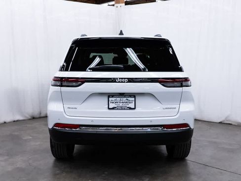 Used 2025 Jeep Grand Cherokee Laredo X AWD/4WD image 5