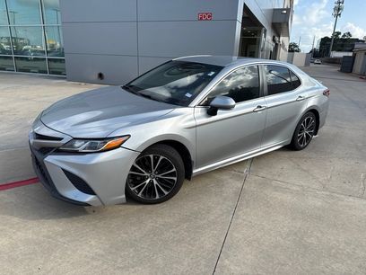 Used 2018 Toyota Camry SE w/ Convenience Package