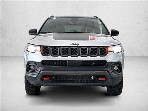 Used 2024 Jeep Compass Trailhawk AWD/4WD image 3