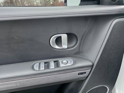 Used 2024 Hyundai Ioniq 5 Limited image 29