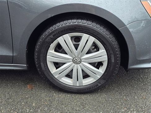 Used 2017 Volkswagen Jetta S image 9