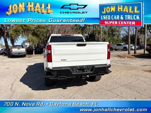 Used 2024 Chevrolet Silverado 1500 Custom Trail Boss w/ Dark Appearance Package image 10