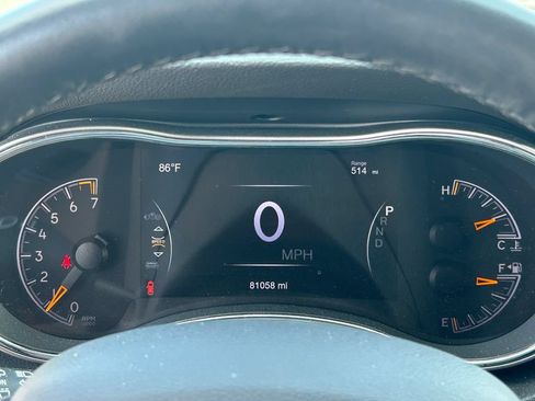 Used 2019 Jeep Grand Cherokee Laredo AWD/4WD image 23