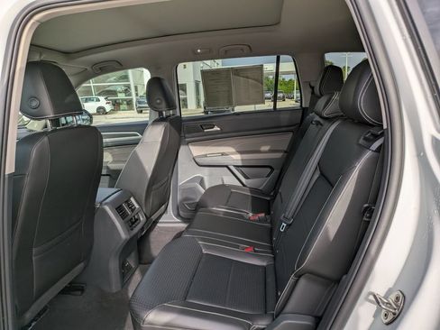 Certified 2023 Volkswagen Atlas SE w/ Panoramic Sunroof Package FWD image 16