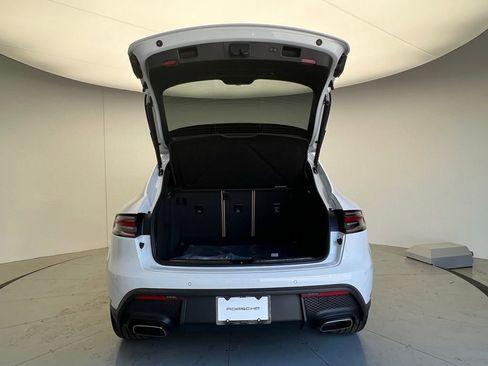 Used 2026 Porsche Macan AWD/4WD image 20