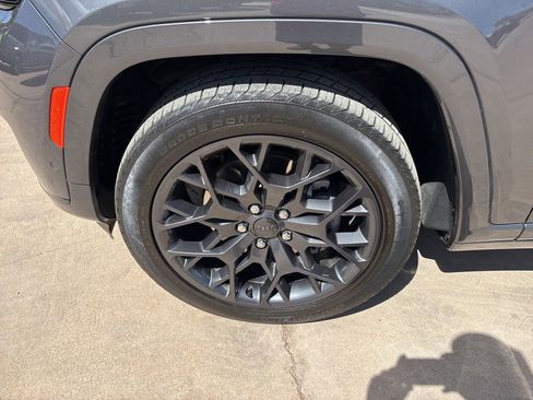 Certified 2023 Jeep Grand Cherokee L Summit AWD/4WD image 9