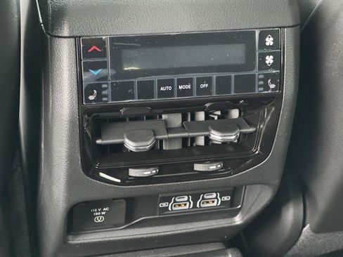 New 2025 Jeep Grand Cherokee L Limited image 32