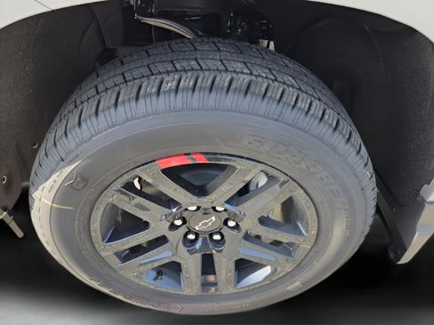 New 2026 Chevrolet Silverado 1500 RST w/ Redline Edition AWD/4WD image 32