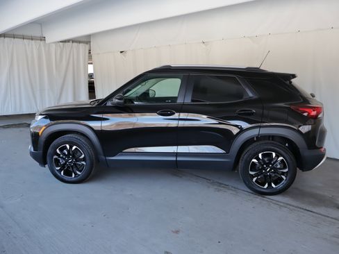 Used 2021 Chevrolet TrailBlazer LT w/ Sun and Liftgate Package image 27