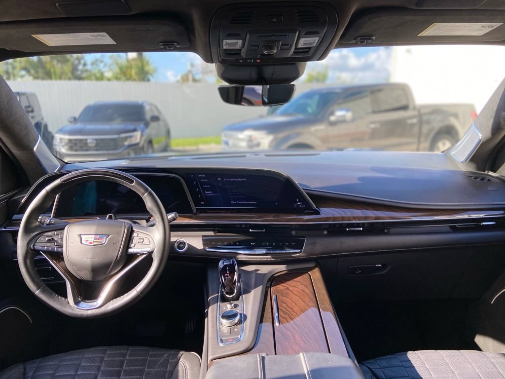 Used 2023 Cadillac Escalade Sport Platinum w/ LPO, ONYX Package AWD/4WD image 32