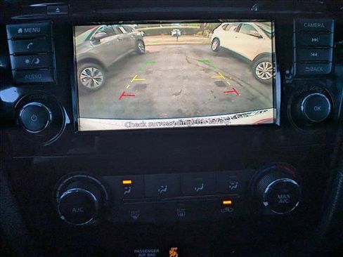 Used 2018 Nissan Rogue S image 14