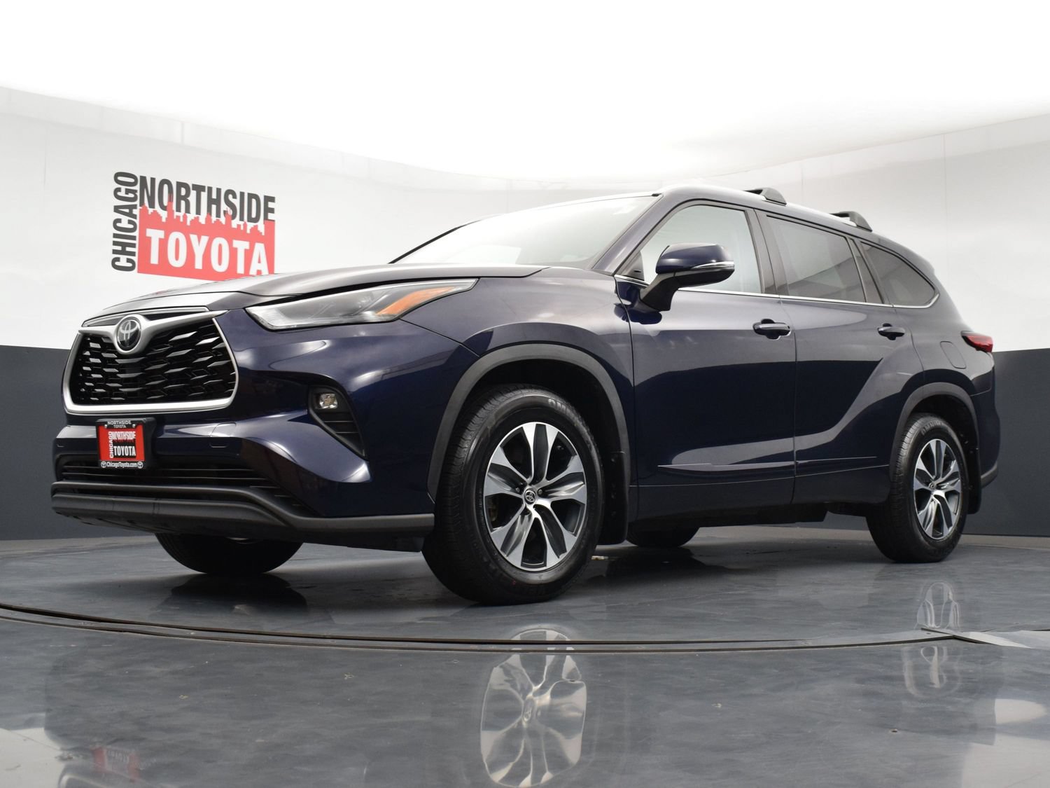 Used 2022 Toyota Highlander XLE AWD/4WD image 36