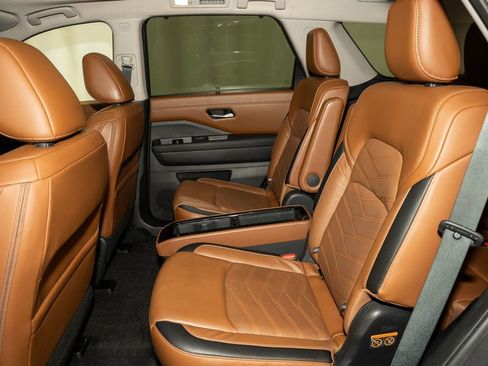 Certified 2023 Nissan Pathfinder Platinum image 9