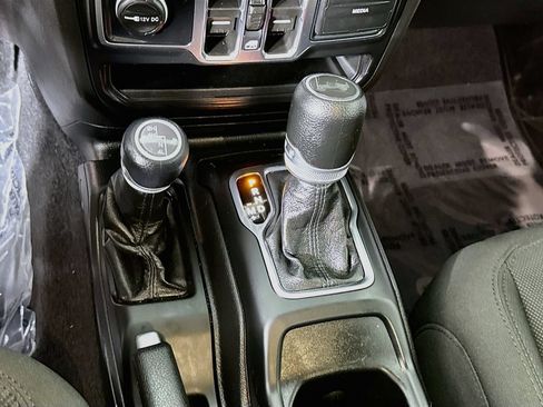 Used 2022 Jeep Wrangler Unlimited Sport AWD/4WD image 8