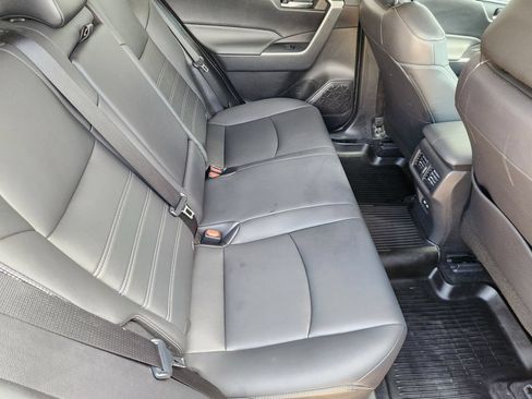 Used 2021 Toyota RAV4 XLE Premium AWD/4WD image 31