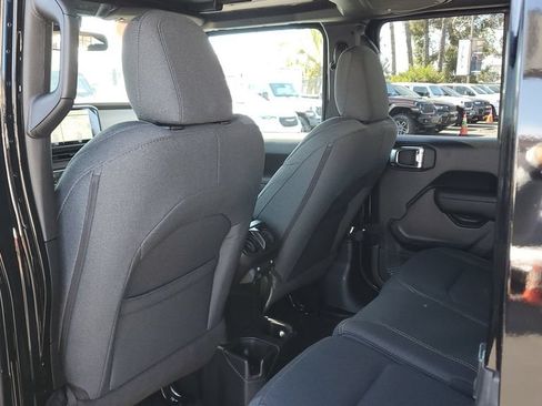 Used 2025 Jeep Wrangler Unlimited Sport AWD/4WD image 15