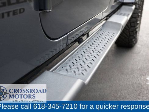 Used 2016 Jeep Wrangler Unlimited Sahara w/ Connectivity Group AWD/4WD image 11