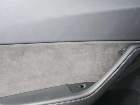 Used 2023 Tesla Model Y Long Range image 13