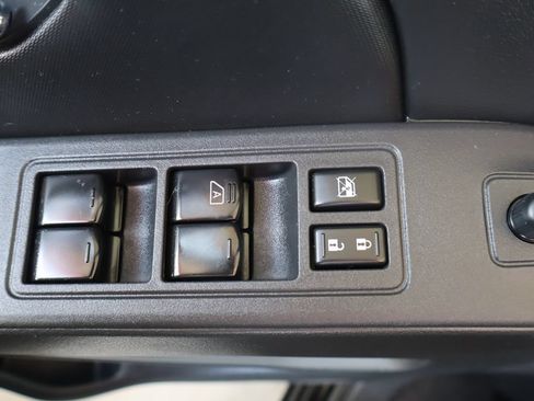 Used 2023 Nissan Frontier SV AWD/4WD image 13