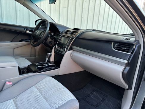 Used 2013 Toyota Camry LE image 13